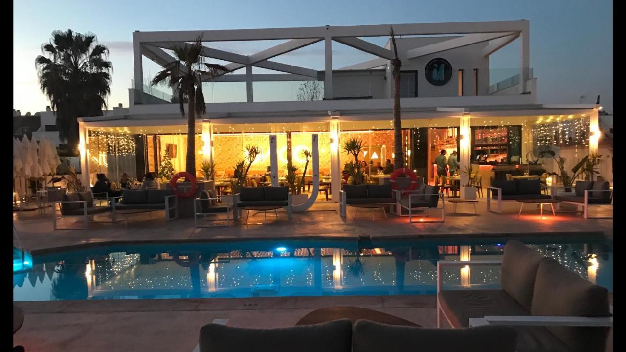 Beachfront Apartment In La Cala De Mijas Exterior photo